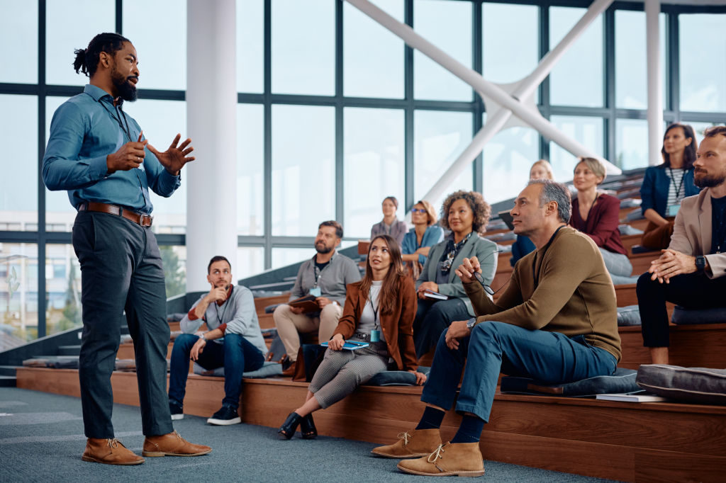 Business sales training discussion